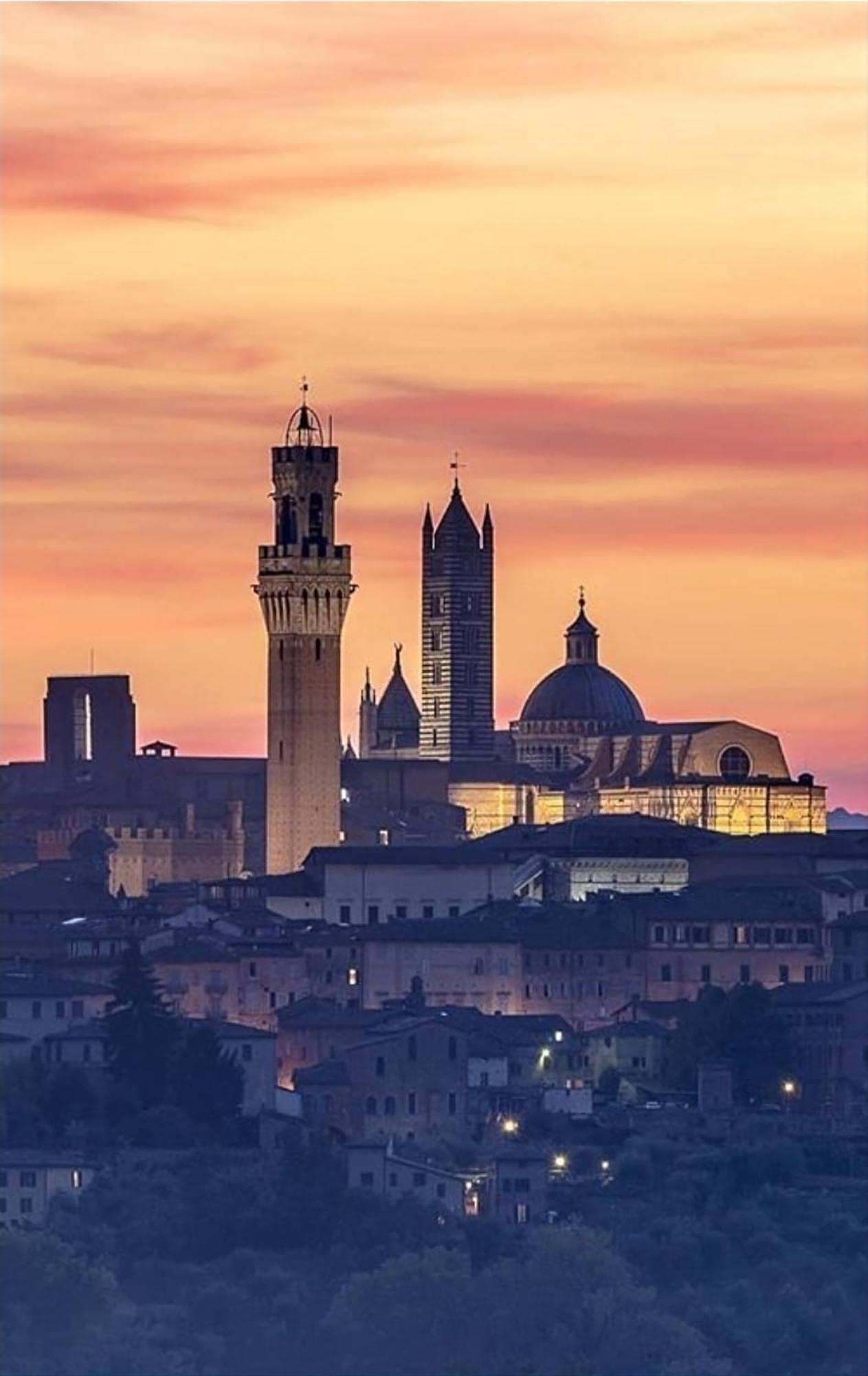 Cor Magis Kamullia - 200 Meters From The Historic Center And Close To The Train Station Siena Luaran gambar